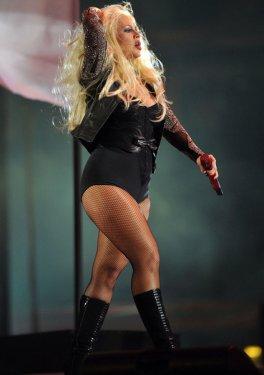 Christina Aguilera aşırı kilolarıyla dikkat çekti