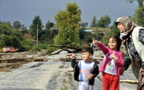 Antalya'da yağmur hayatı olumsuz etkiledi