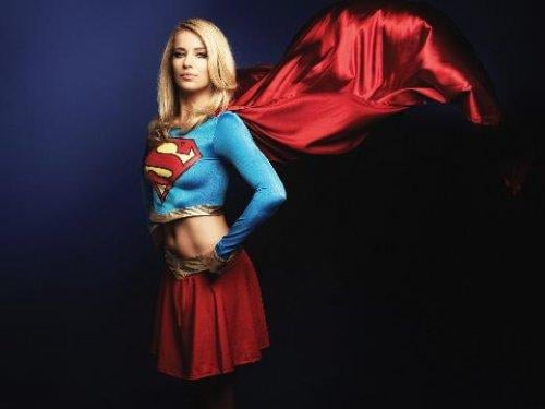 Supergirl Burcu Esmersoy