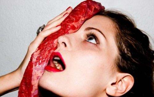 Mischa Barton'dan ilginç pozlar