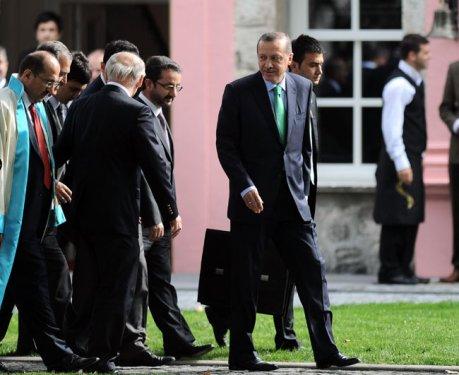 Başbakan Erdoğan gülerken görüntülendi