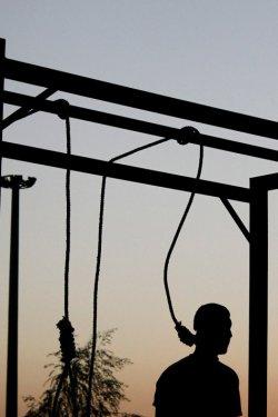 İran tecavüzcüleri böyle idam etti  - Resim 14