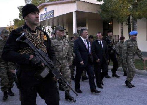 Cumhurbaşkanı Gül Güneydoğu’da askerî birlikleri ziyaret etti - Resim 27
