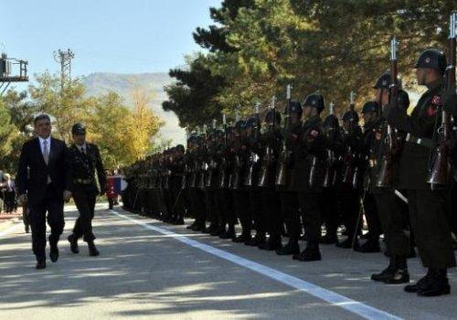 Cumhurbaşkanı Gül Güneydoğu’da askerî birlikleri ziyaret etti - Resim 29