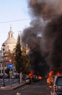 Küresel Eylem Günü Batsın bu dünya afişi