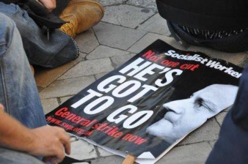 Küresel Eylem Günü Batsın bu dünya afişi