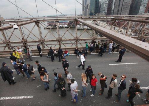 Dünya kapitalizmi protesto etti