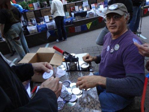Dünya kapitalizmi protesto etti