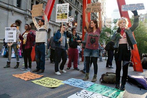 Dünya kapitalizmi protesto etti