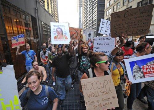 Dünya kapitalizmi protesto etti