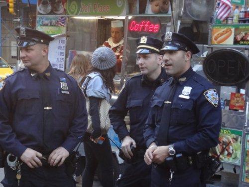 Dünya kapitalizmi protesto etti