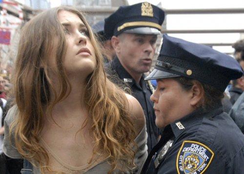 Dünya kapitalizmi protesto etti