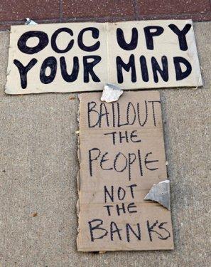 Dünya kapitalizmi protesto etti