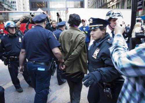 Dünya kapitalizmi protesto etti