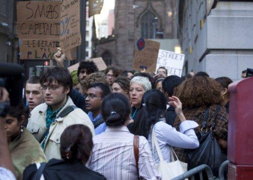 Dünya kapitalizmi protesto etti