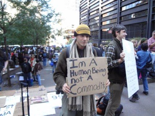 Dünya kapitalizmi protesto etti