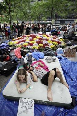 Dünya kapitalizmi protesto etti