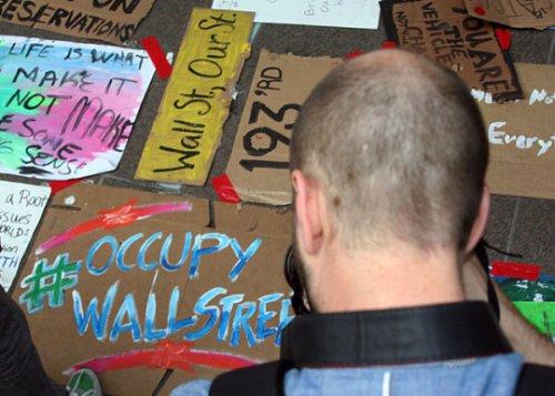 Dünya kapitalizmi protesto etti