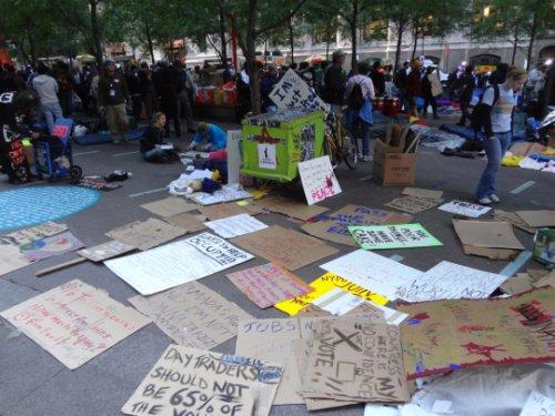 Dünya kapitalizmi protesto etti