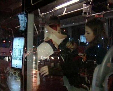 Metrobüsler çarpıştı: 3 yaralı