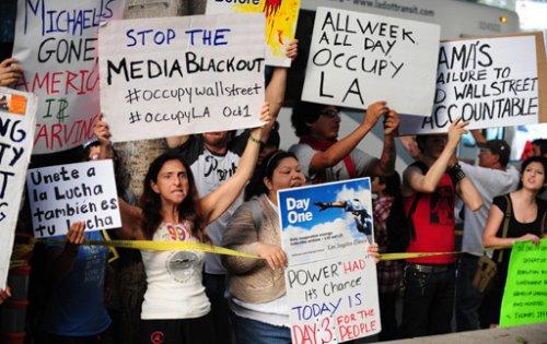 Dünya kapitalizmi protesto etti