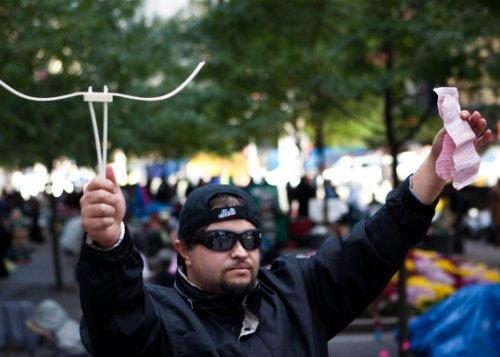 Dünya kapitalizmi protesto etti