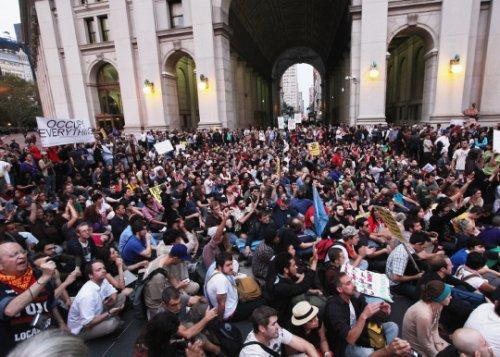 Dünya kapitalizmi protesto etti