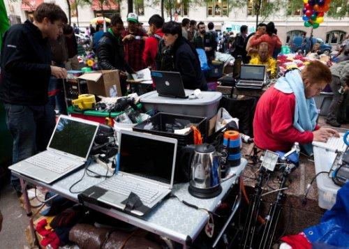 Dünya kapitalizmi protesto etti