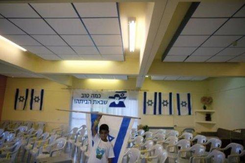 Filistinli tutuklular Refah Kapısı'na böyle geldi