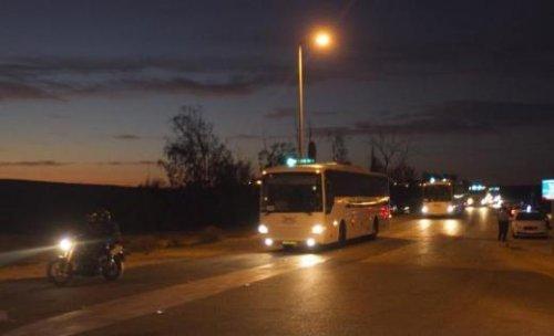 Filistinli tutuklular Refah Kapısı'na böyle geldi