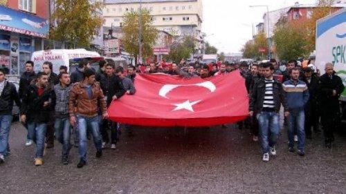 Tüm Türkiye 24 şehidi için ayakta - Resim 30