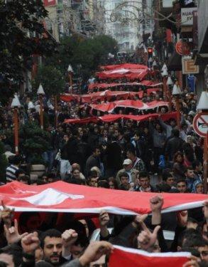 Tüm Türkiye 24 şehidi için ayakta - Resim 106