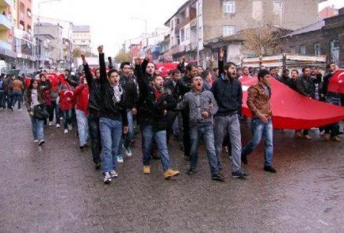 Tüm Türkiye 24 şehidi için ayakta - Resim 27