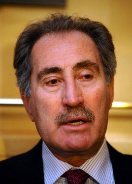 Bakan Günay şehitlere ağladı