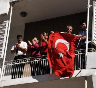 Tüm Türkiye 24 şehidi için ayakta - Resim 70
