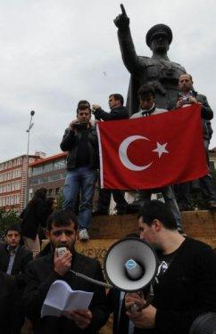 Tüm Türkiye 24 şehidi için ayakta - Resim 111