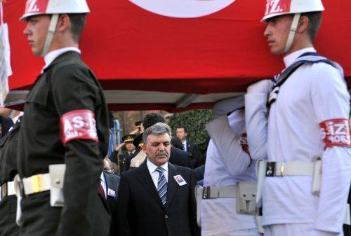 Devletin zirvesi Şehit cenazesinde  - Resim 5