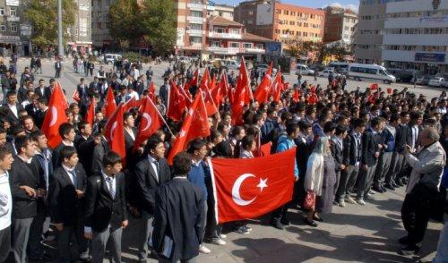 Türkiye 24 şehidi için sokaklara döküldü