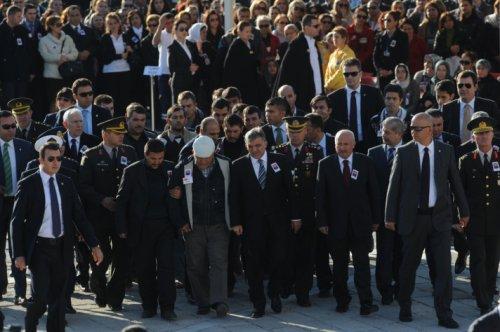 Devletin zirvesi Şehit cenazesinde  - Resim 10