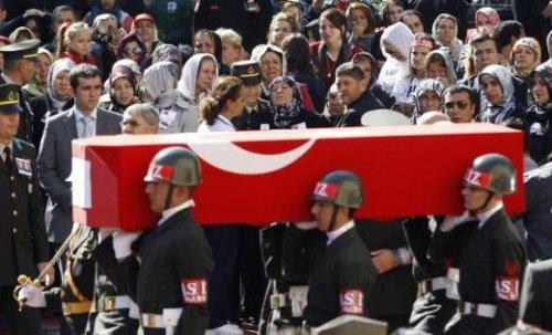 Dünya basını şehit cenazelerini böyle gördü - Resim 19