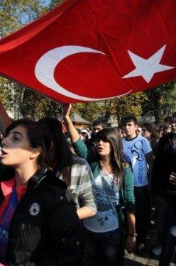 Türkiye şehitleri için yürüdü - Resim 6