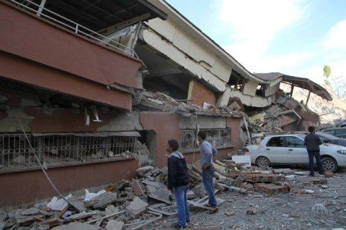 Van depreminden son görüntüler