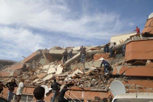 Van depreminden son görüntüler