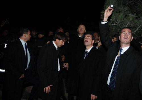 Erdoğan Van'da felaket bölgesini ziyaret etti