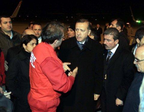 Erdoğan Van'da felaket bölgesini ziyaret etti