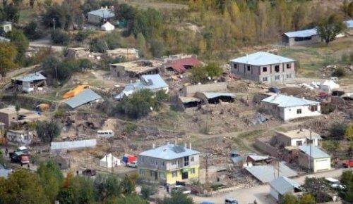 Van'daki yıkım havadan böyle görüntülendi