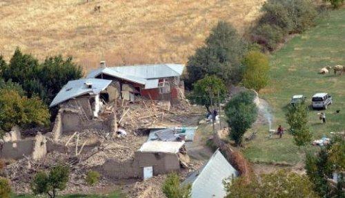 Van'daki yıkım havadan böyle görüntülendi