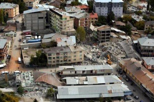 Van'daki yıkım havadan böyle görüntülendi