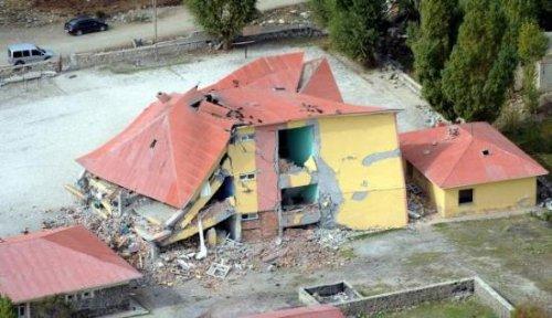 Van'daki yıkım havadan böyle görüntülendi