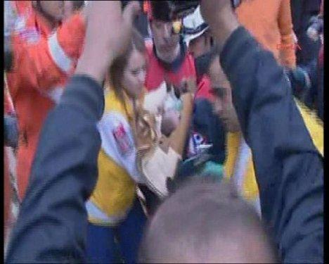 Van Depremi'nin mucizesi Azra bebek